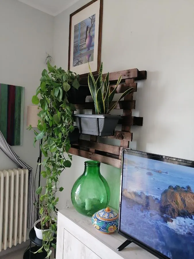 Bed & Breakfast DOMUS CORALLA BnB Racconti Di Viaggio Aeroporto di Catania Fontana Rossa